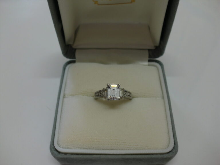 Pt900　リング　ダイヤ1.5Ct　メレーダイヤ0.59Ct