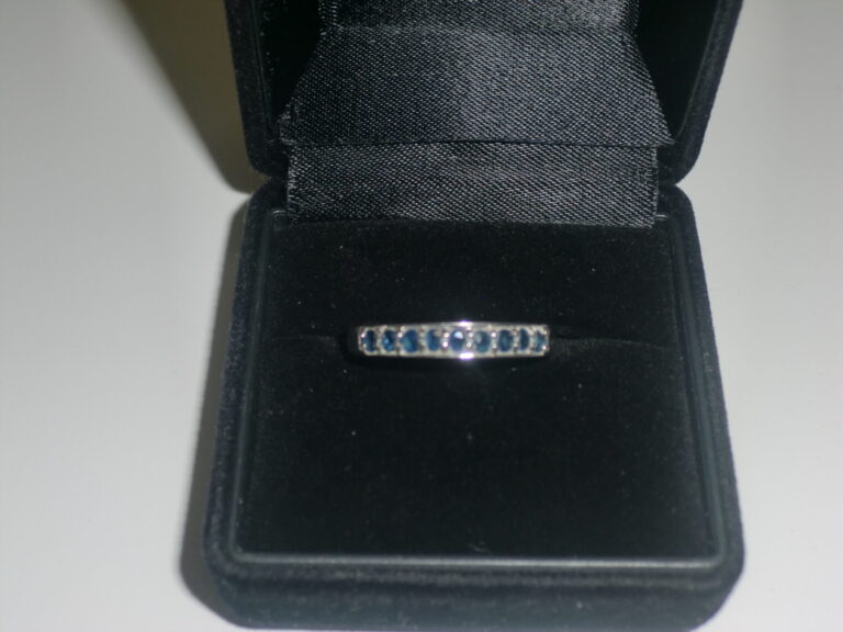 Pt900　リング　サファイア0.68Ct