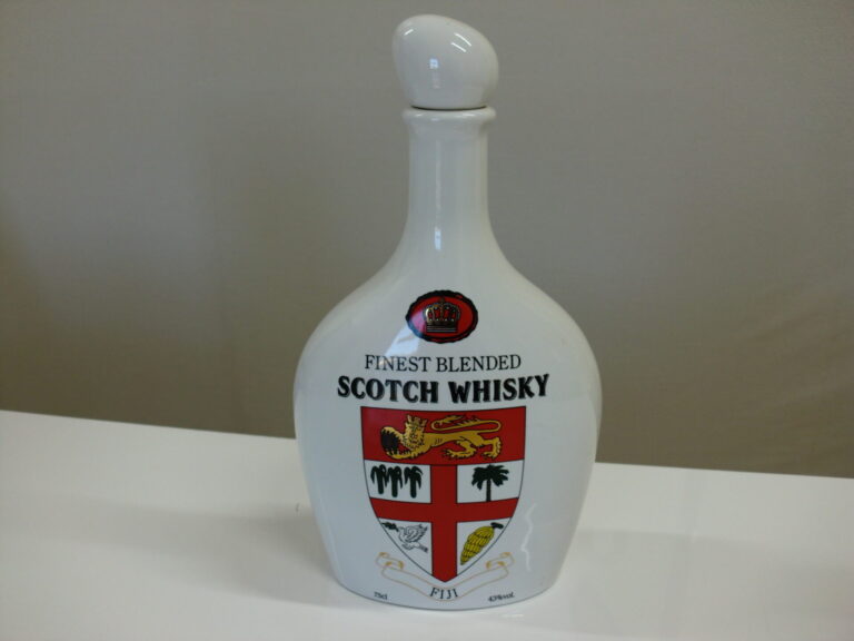 FIJI FINEST BLENDED フィジー スコッチウイスキー 43％ 750m