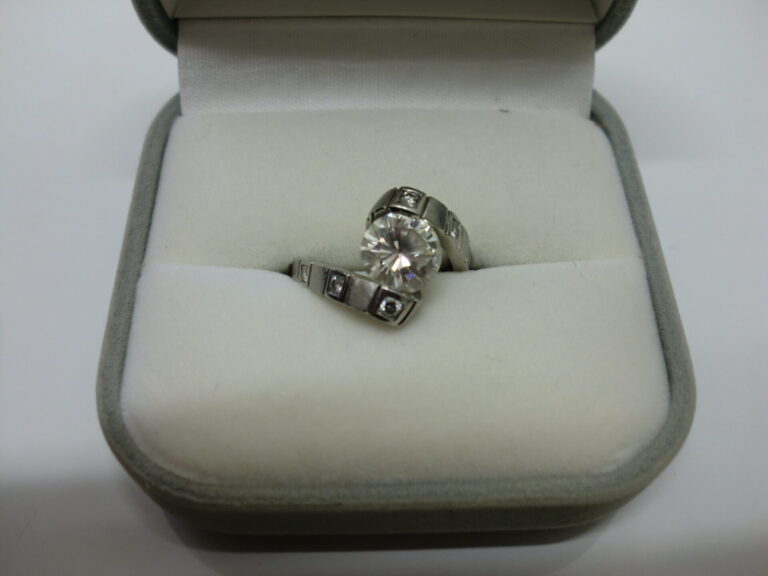 Pt900　リング　ダイヤモンド 1.02Ct　メレーダイヤ 0.78Ct