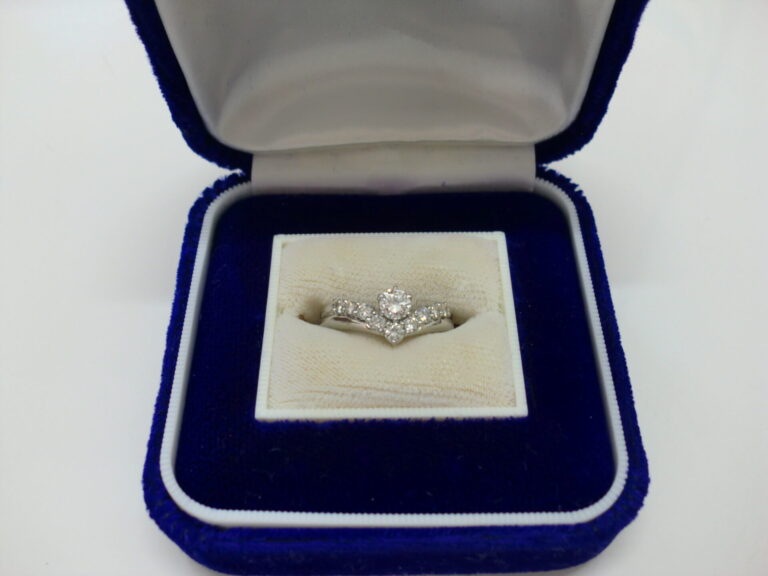 Pt900　リング　ダイヤ0.31Ct　メレーダイヤ0.4Ct
