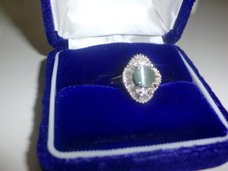 Pt900 リング メレーダイヤ0.55Ct　天然クリソベリルキャッツアイ1.35Ct