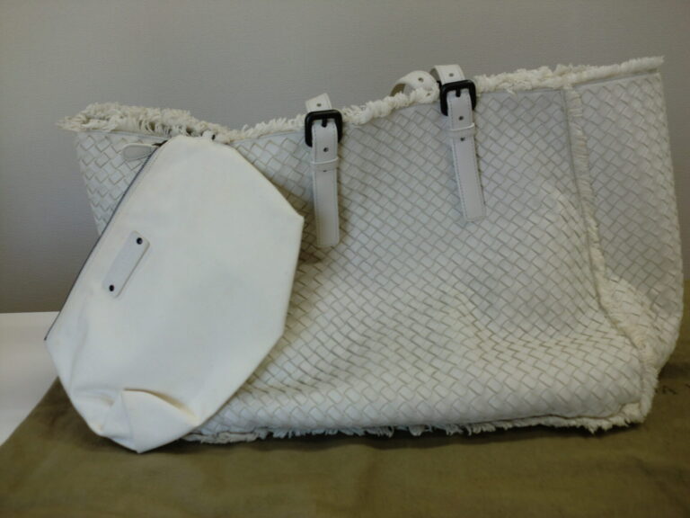 BOTTEGA VENETA ボッテガヴェネタ　イントレチャート トートバッグ 白 ポーチ付き