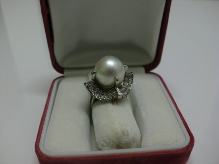 Pt900　リング　パール11.8ｍｍ メレーダイヤ
