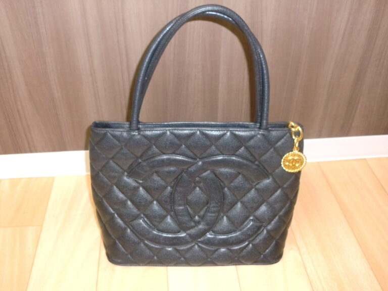 CHANEL シャネル マトラッセ デカココ キャビアスキントートバッグ