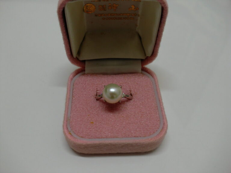 Pt900　リング　メレーダイヤ0.11Ct　パール9.3ｍｍ