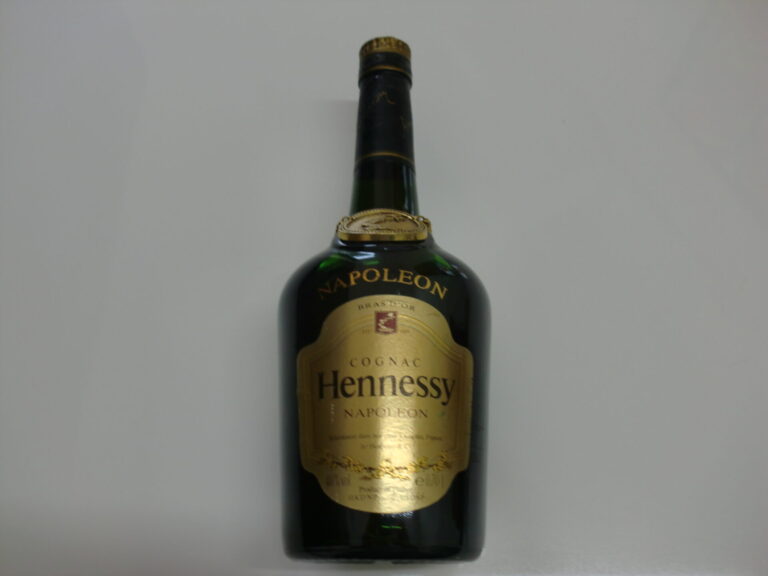 Hennessy ヘネシー NAPOLEON コニャック 700ml 40％