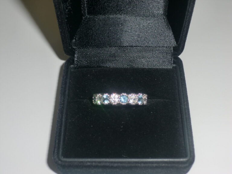 Pt900　リング　メレーダイヤ0.53Ct ルビー0.48Ct